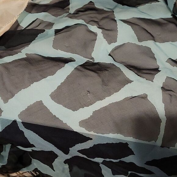 Silk giraffe spotted covering - Picture 6 of 6